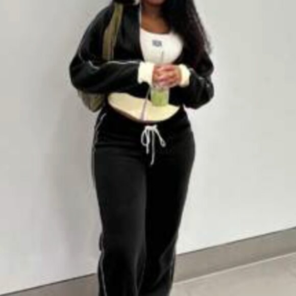 Jogger Set - Picture 1 of 1